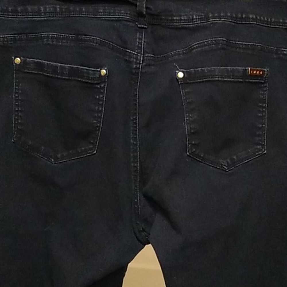 IMAN Jeans (22W)P 21” waist 25” butt 27”inseam - Picture 2 of 2